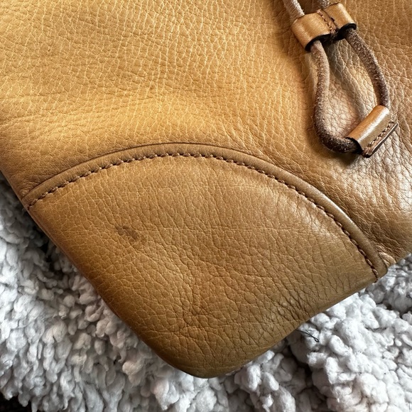 Vintage Gucci Handbag One Shoulder Bag 109147 tan
Mustard Leather Ladies GUCCI - Picture 14 of 16